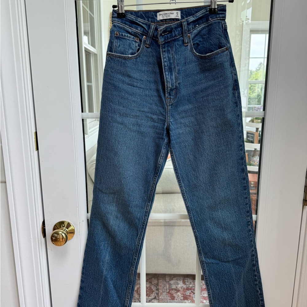 Abercrombie & Fitch The 90s Straight Ultra High Rise 25 Short